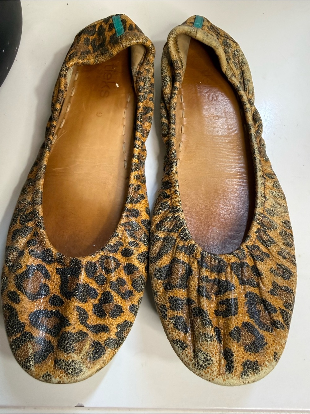 Tieks Leopard-Print Ballet Flats size 9  in Tan and Black
